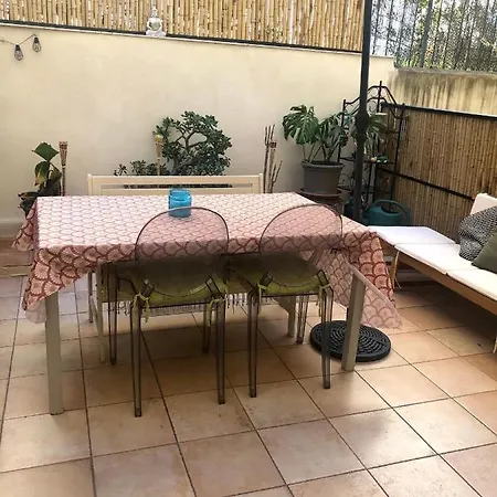 Daire Zen Avec Patio Et Climatisation, En Centre-ville *